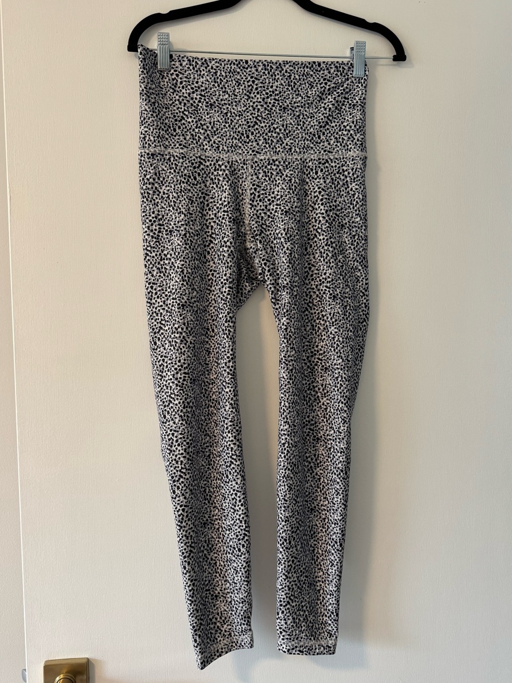 Old Navy Black and White Leopard Print Leggings
